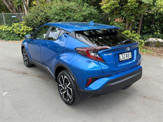 2018 Toyota C-HR - Thumbnail