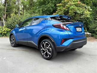 2018 Toyota C-HR - Thumbnail