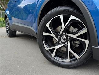 2018 Toyota C-HR - Thumbnail