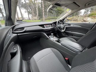 2020 Holden Commodore - Thumbnail