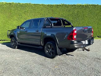 2024 Toyota Hilux - Thumbnail