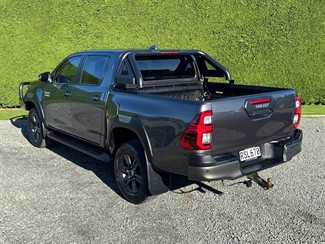 2024 Toyota Hilux - Thumbnail