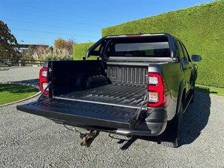 2024 Toyota Hilux - Thumbnail