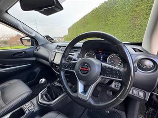 2022 Nissan Navara - Thumbnail