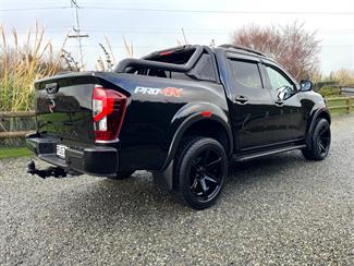 2022 Nissan Navara - Thumbnail
