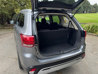 2022 Mitsubishi Outlander - Thumbnail