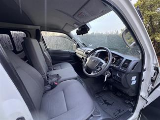 2021 Toyota Hiace - Thumbnail