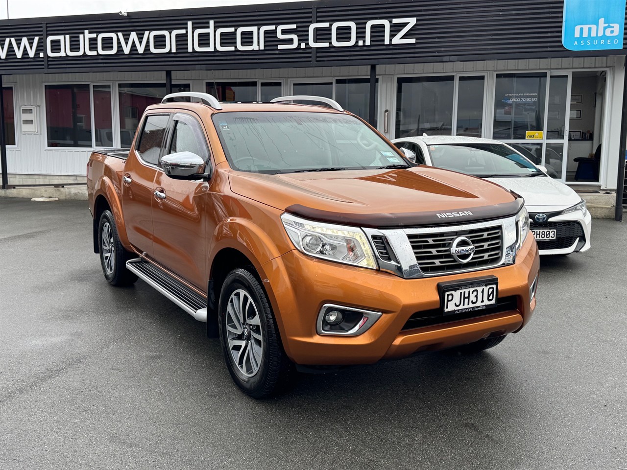 2015 NISSAN NAVARA