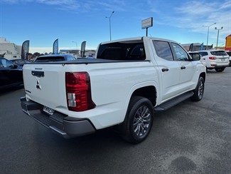 2024 Mitsubishi Triton - Thumbnail