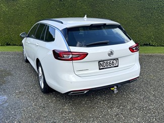 2020 Holden Commodore - Thumbnail
