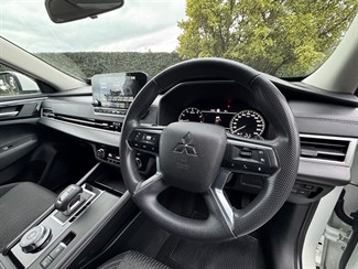 2022 Mitsubishi Outlander - Thumbnail