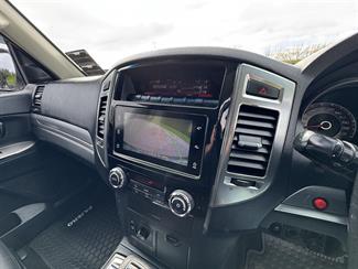 2018 Mitsubishi Pajero - Thumbnail