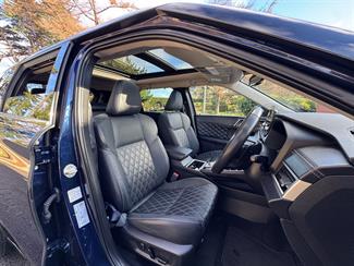 2022 Mitsubishi Outlander - Thumbnail