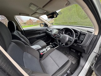 2022 Mitsubishi Outlander - Thumbnail