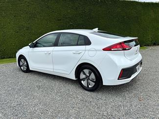 2022 Hyundai Ioniq - Thumbnail