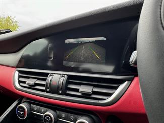 2018 Alfa Romeo Giulia - Thumbnail