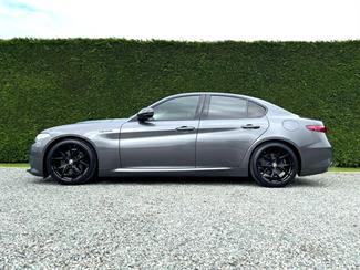2018 Alfa Romeo Giulia - Thumbnail