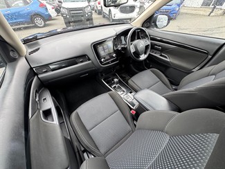 2022 Mitsubishi Outlander - Thumbnail