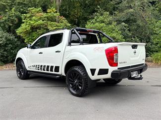 2021 Nissan Navara - Thumbnail