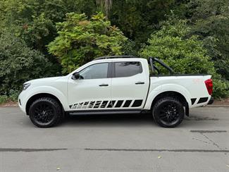 2021 Nissan Navara - Thumbnail