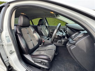 2015 Holden Commodore - Thumbnail