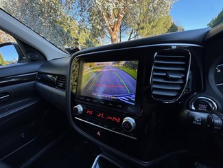 2020 Mitsubishi Outlander - Thumbnail
