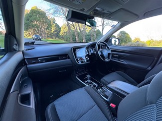 2020 Mitsubishi Outlander - Thumbnail