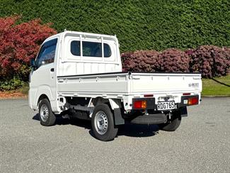 2023 Daihatsu Hijet - Thumbnail