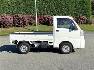 2023 Daihatsu Hijet - Thumbnail