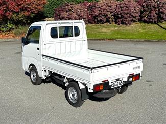 2023 Daihatsu Hijet - Thumbnail