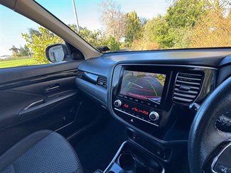 2022 Mitsubishi Outlander - Thumbnail