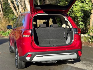 2022 Mitsubishi Outlander - Thumbnail