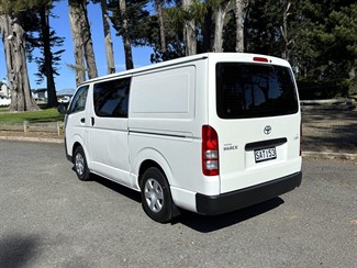 2017 TOYOTA Hiace - Thumbnail