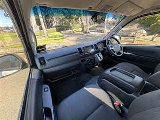 2017 TOYOTA Hiace - Thumbnail