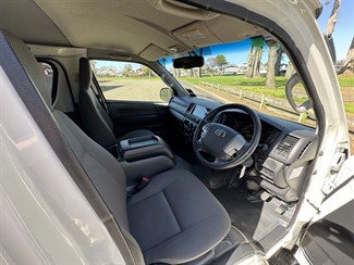 2017 TOYOTA Hiace - Thumbnail