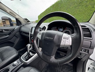 2019 Isuzu MU-X - Thumbnail