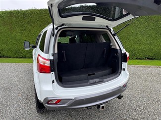 2019 Isuzu MU-X - Thumbnail