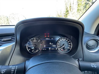 2023 Nissan Navara - Thumbnail