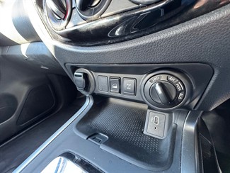 2023 Nissan Navara - Thumbnail