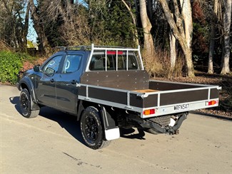 2023 Nissan Navara - Thumbnail