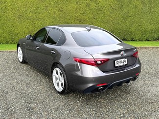 2020 Alfa Romeo Giulia - Thumbnail