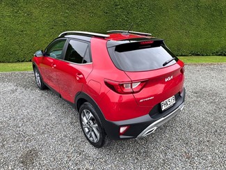 2022 KIA Stonic - Thumbnail