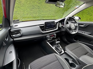 2022 KIA Stonic - Thumbnail