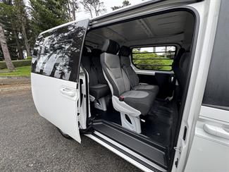 2025 Hyundai Staria - Thumbnail