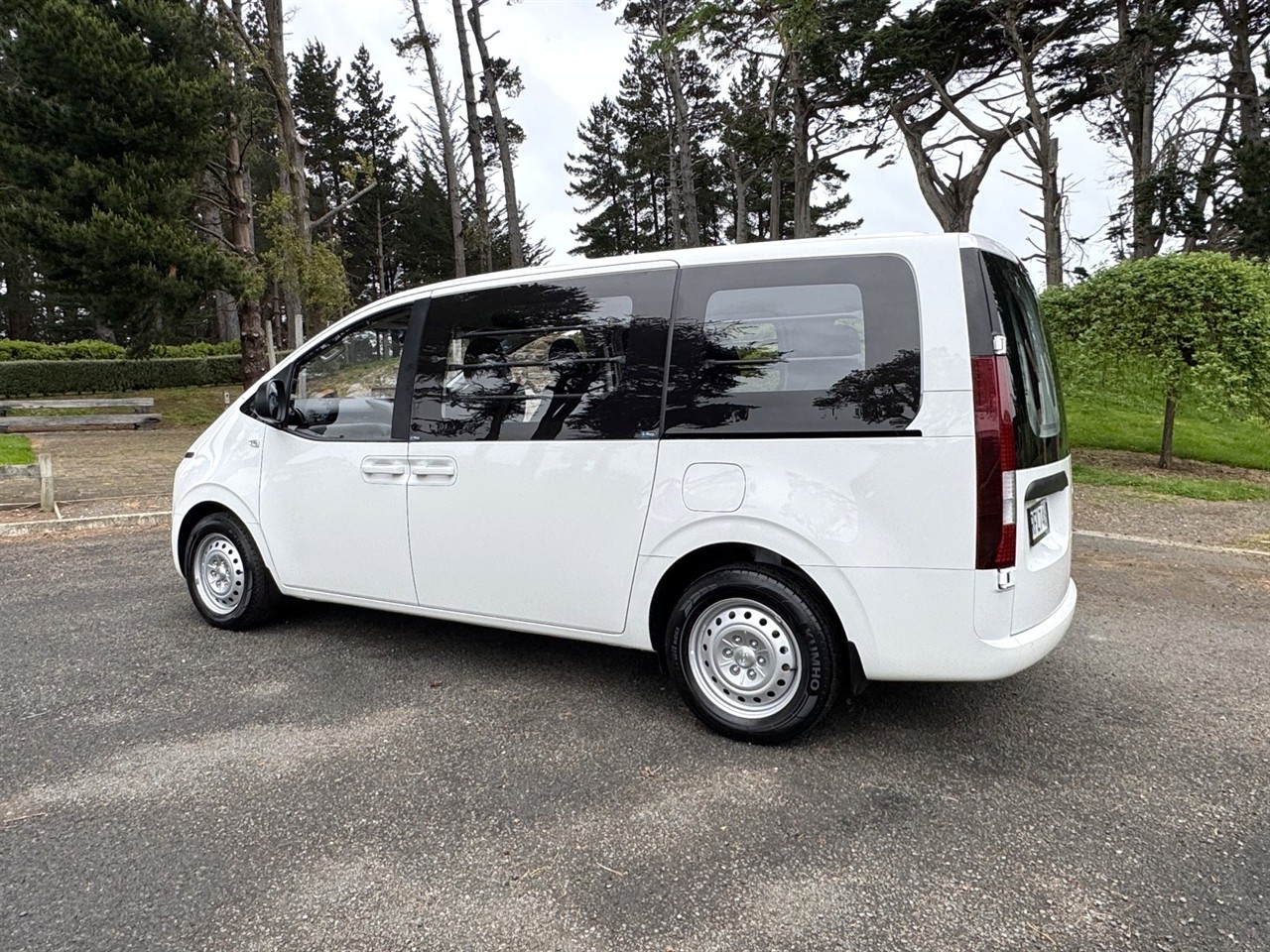 2025 Hyundai Staria