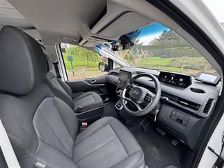 2025 Hyundai Staria - Thumbnail