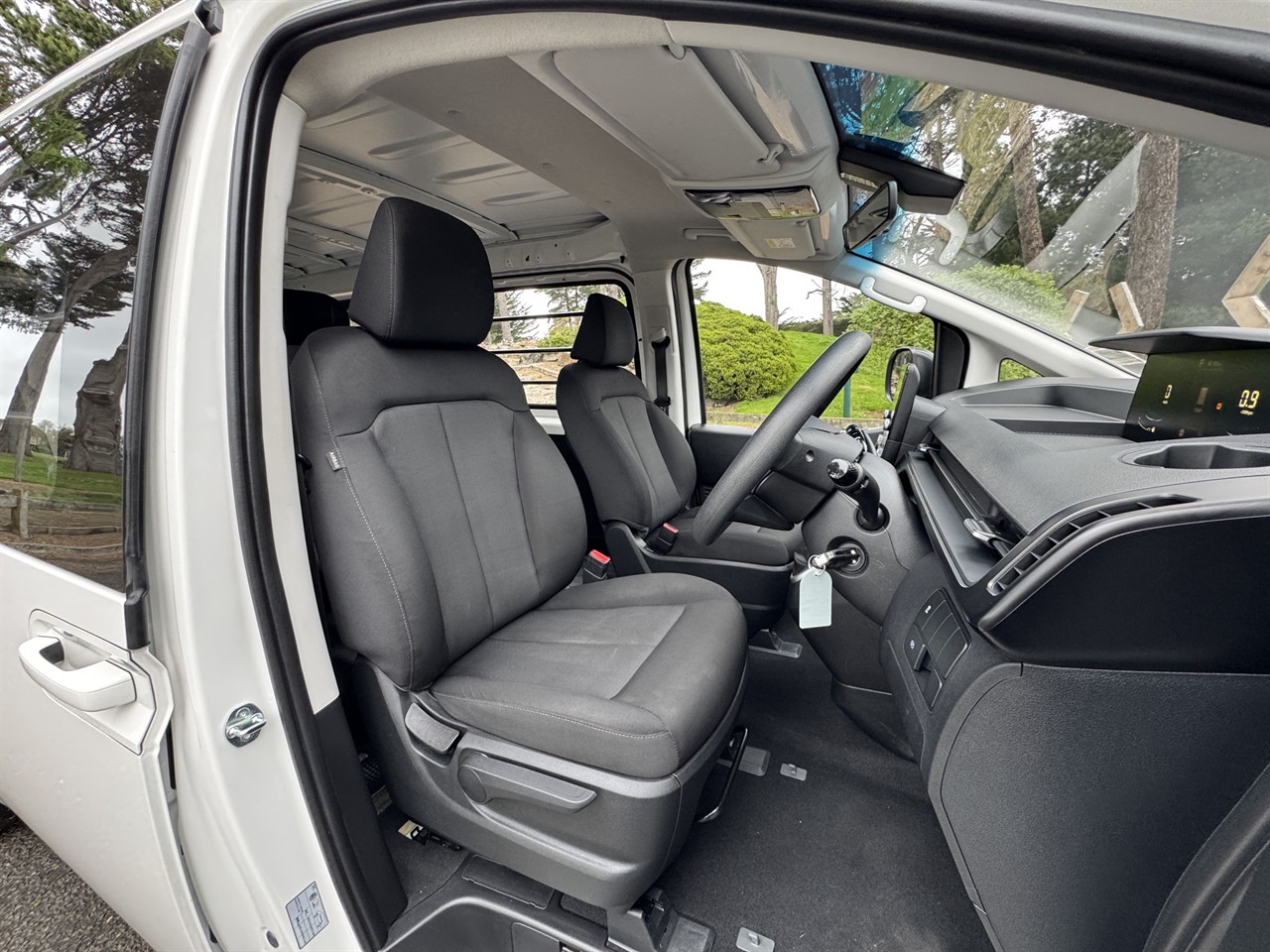 2025 Hyundai Staria