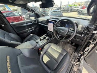 2023 Ford Everest - Thumbnail