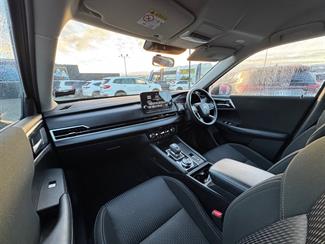 2023 Mitsubishi Outlander - Thumbnail