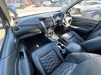 2021 Nissan Navara - Thumbnail